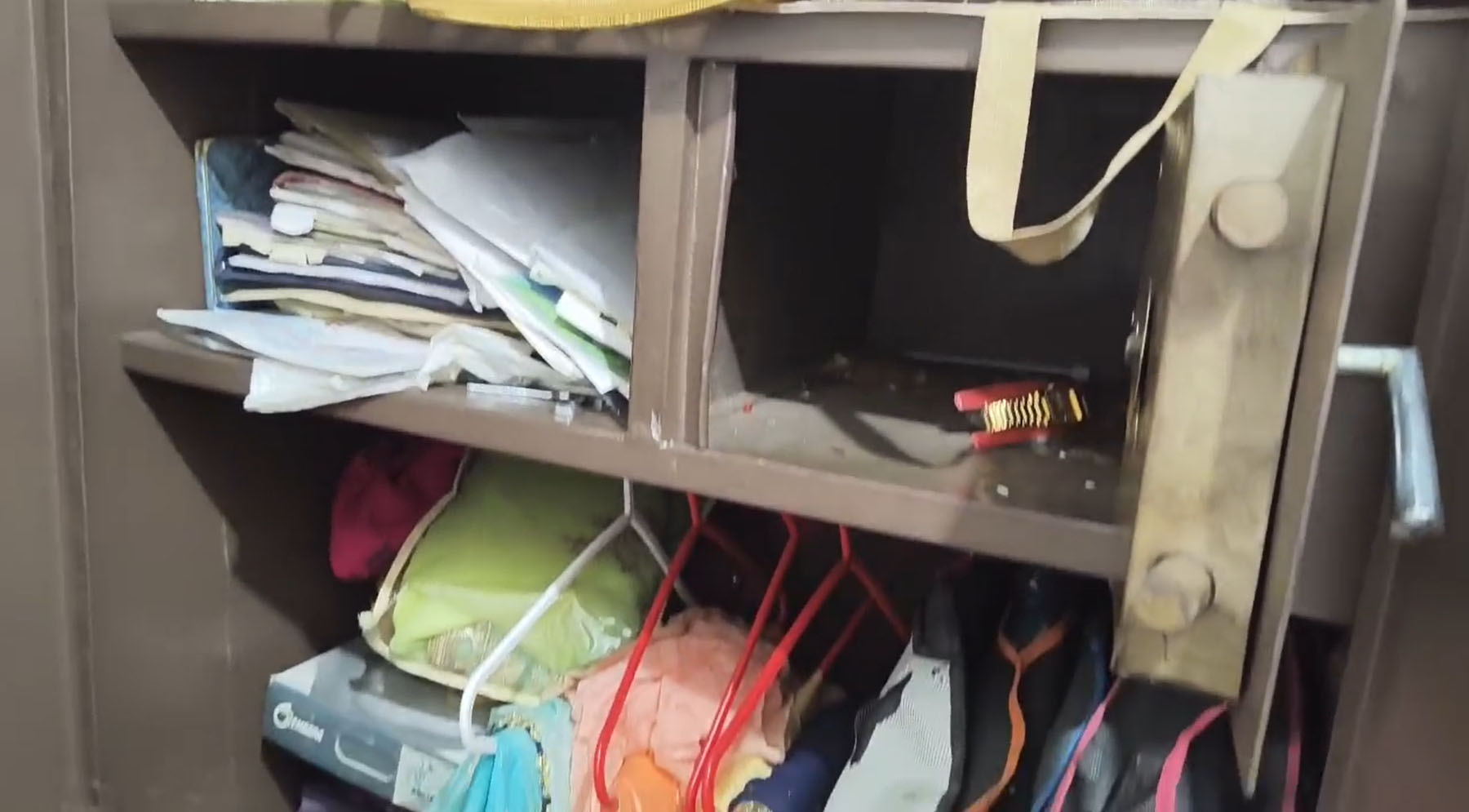 ਅੰਮ੍ਰਿਤਸਰ ਦੇ ਮਸ਼ਹੂਰ ਵਕੀਲ ਦੇ ਘਰ ਚੋਰਾਂ ਨੇ ਕੀਤਾ ਹੱਥ ਸਾਫ਼, ਲੁੱਟ ਕੇ ਲੈ ਗਏ ਲੱਖਾਂ ਰੁਪਏ ਤੇ ਸੋਨਾ-ਚਾਂਦੀ